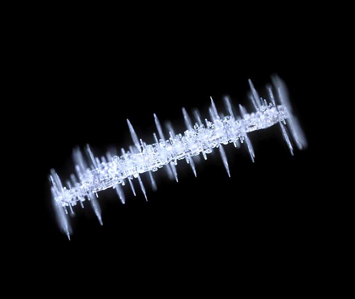 Thin columnar crystal Thin columnar crystal